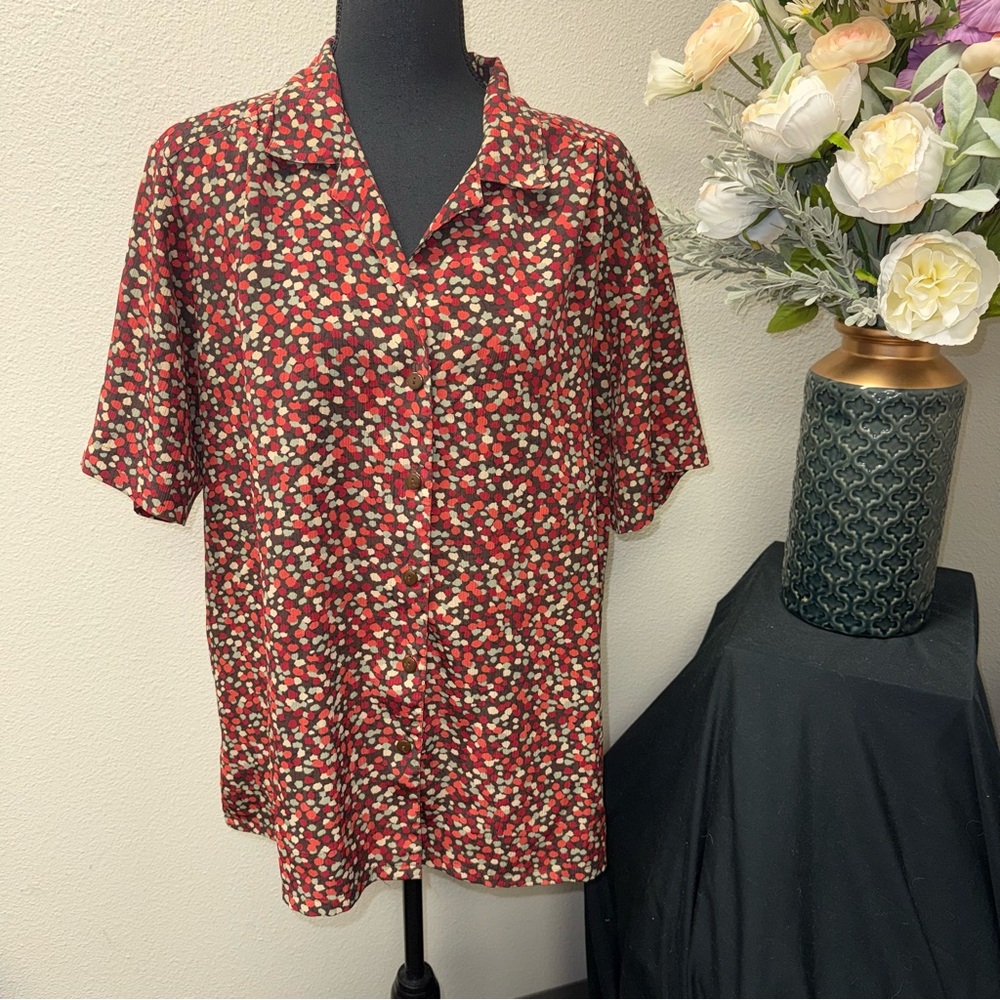 DKNY Woman Red Abstract Print Button Front Blouse Short Sleeve Career Top